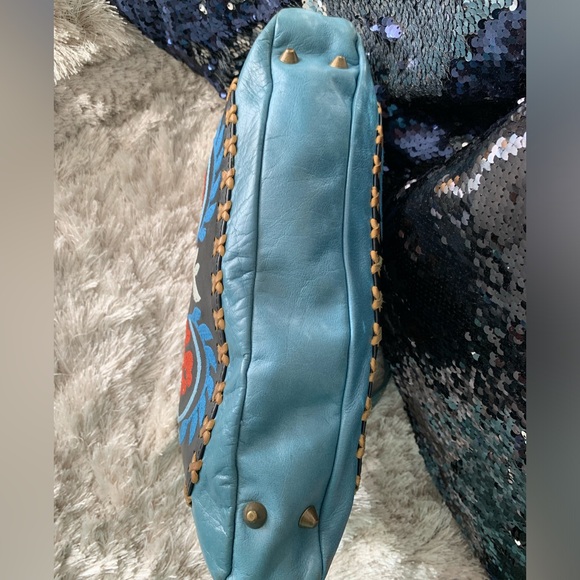 Isabella Fiore Leather Purse - Floral Embroider Hand Bag. - Picture 12 of 13